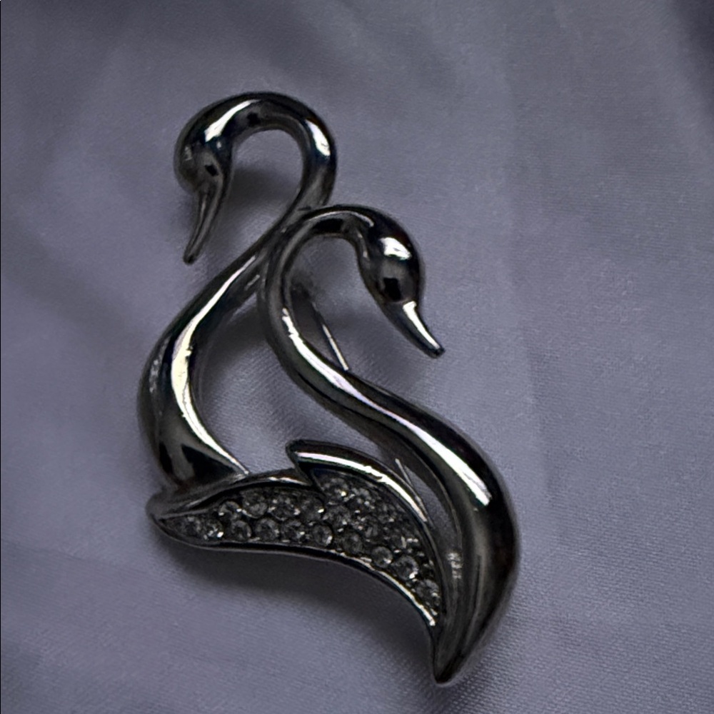 Vintage Silver Tone Pair of Swans Brooch – Clear & Iridescent Rhinestones – 2”